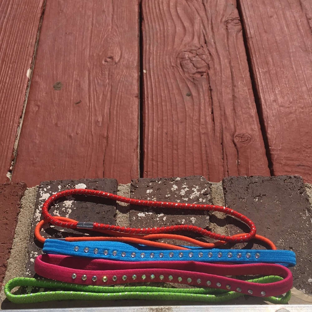 A bundle of headbands